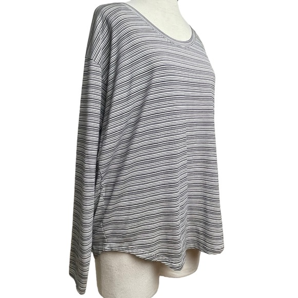 Athleta Women’s Cloudlight Stratus Black/Ivory Striped Top Scoop Neck LS Sz M - Picture 4 of 14